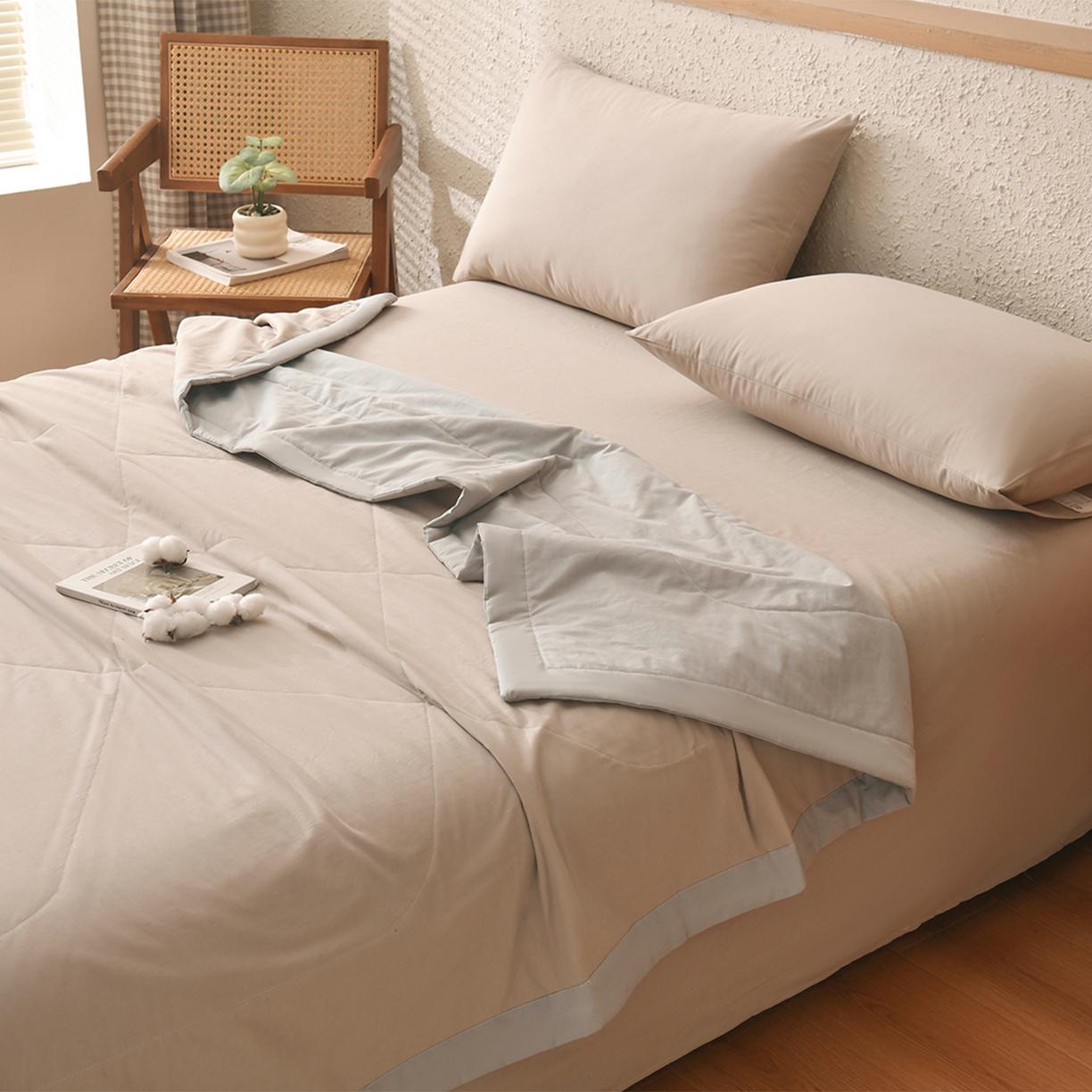 91家纺网 家纺一手货源 找家纺 培童家纺 2026新款全棉色织水洗棉A类棉花夏被可机洗空调被四件套床单枕套 棕小格