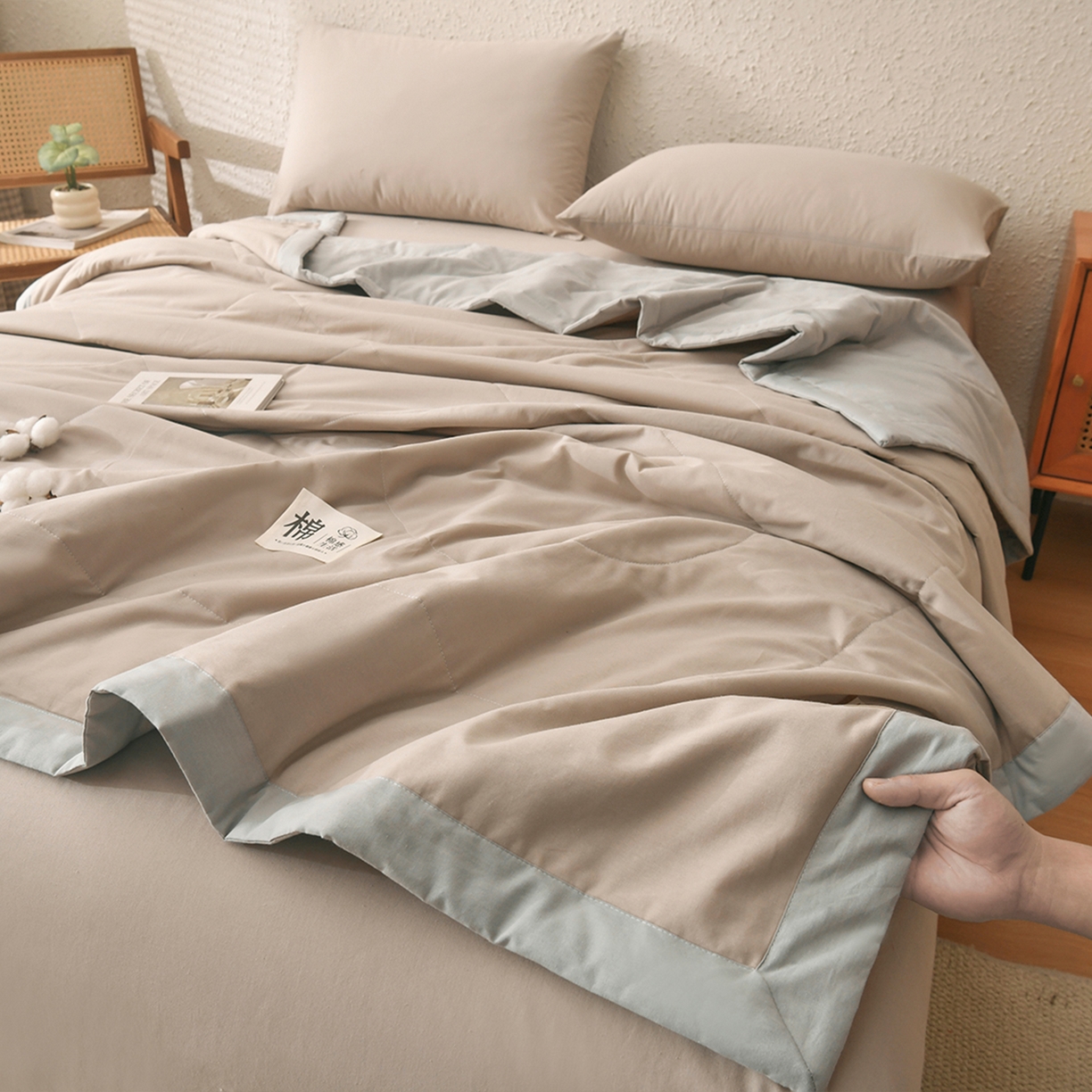 91家纺网 家纺一手货源 找家纺 培童家纺 2026新款全棉色织水洗棉A类棉花夏被可机洗空调被四件套床单枕套 棕小格