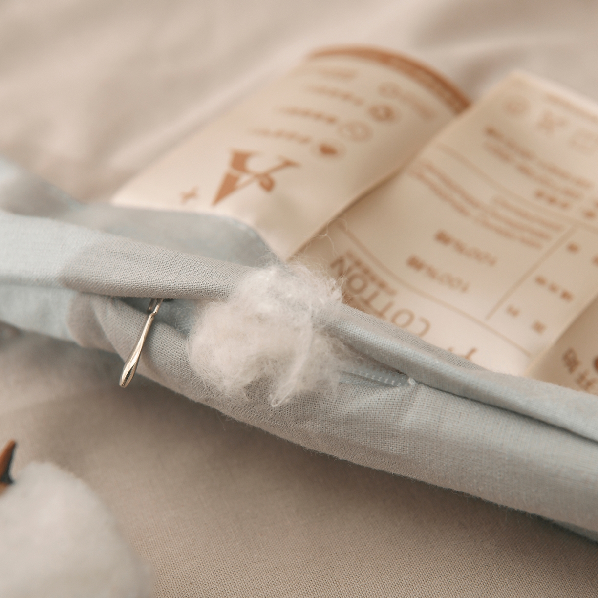 91家纺网 家纺一手货源 找家纺 培童家纺 2026新款全棉色织水洗棉A类棉花夏被可机洗空调被四件套床单枕套 棕小格