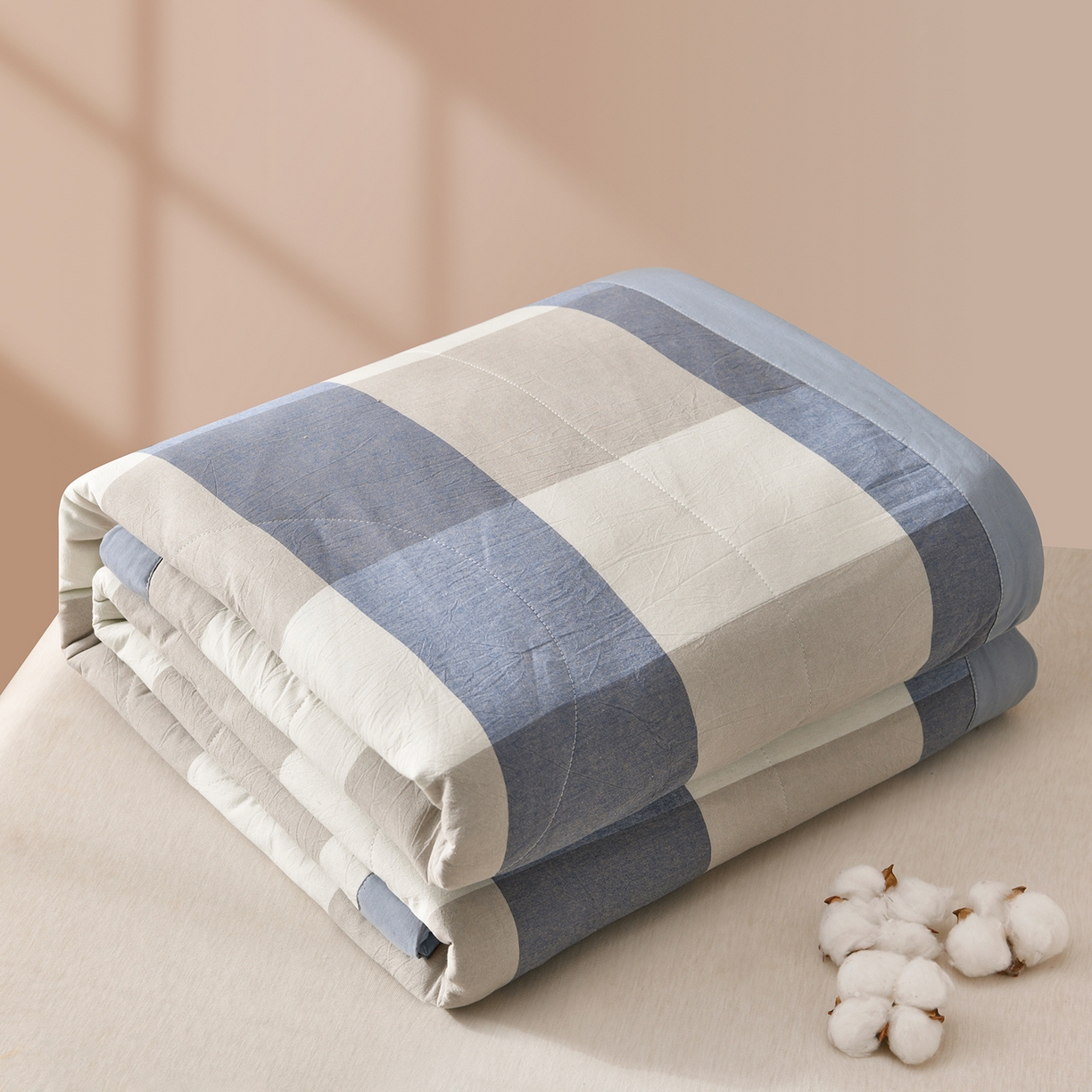 91家纺网 家纺一手货源 找家纺 培童家纺 2026新款全棉色织水洗棉A类棉花夏被可机洗空调被四件套床单枕套 蓝大格