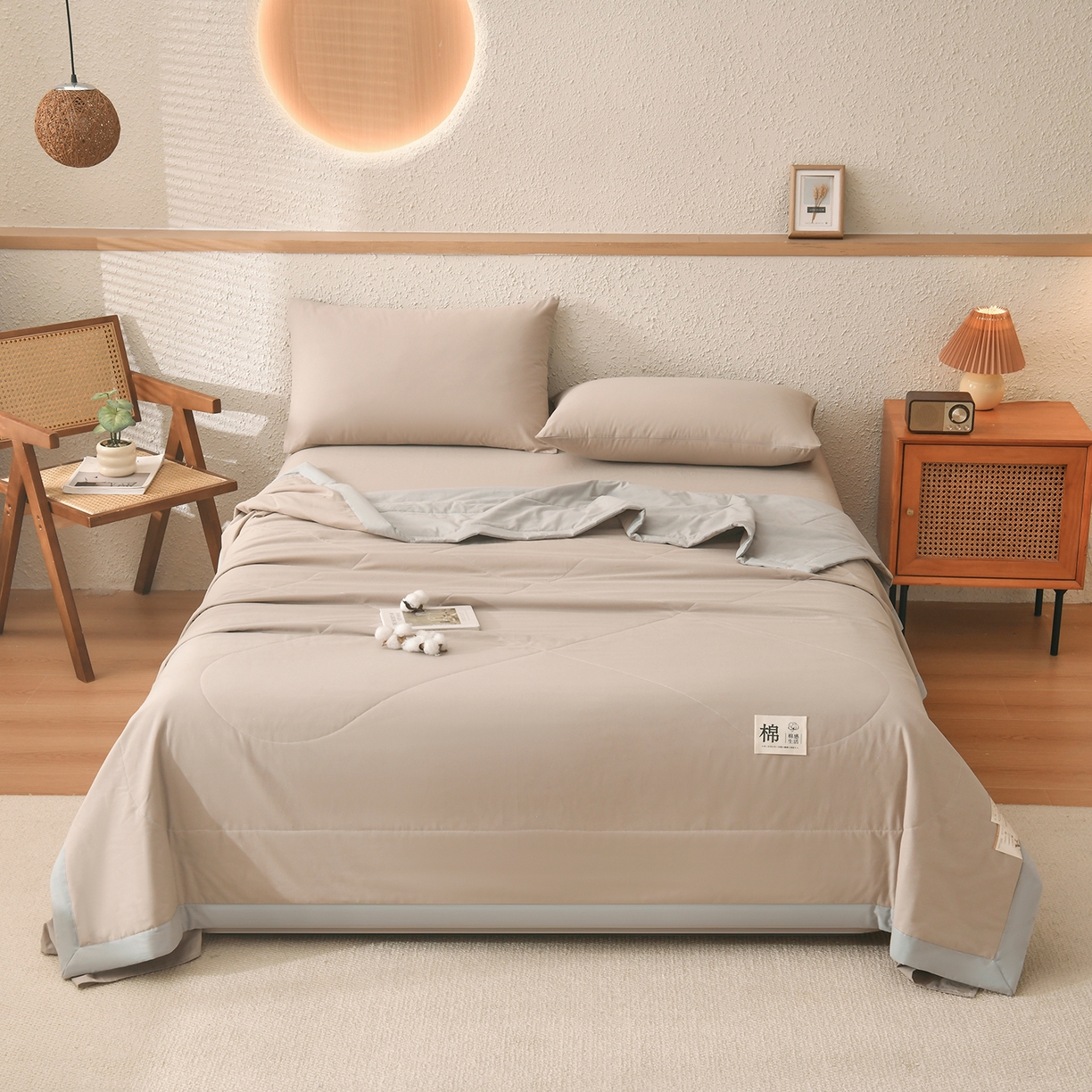 91家纺网 家纺一手货源 找家纺 培童家纺 2026新款全棉色织水洗棉A类棉花夏被可机洗空调被四件套床单枕套 棕小格