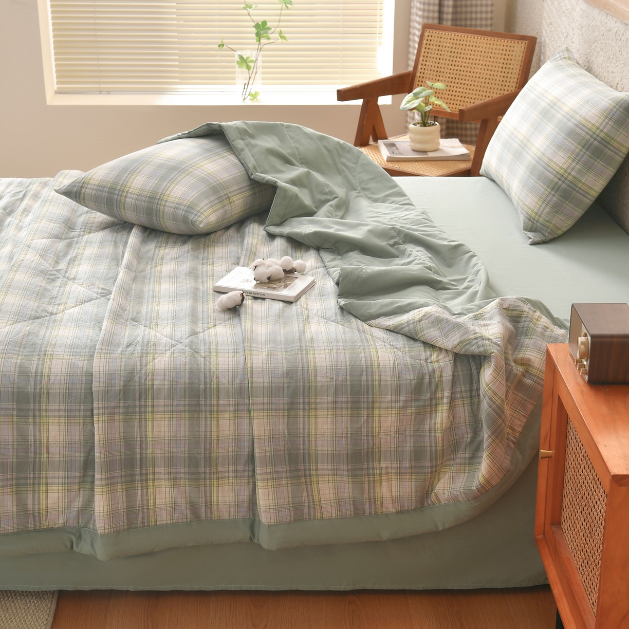 91家纺网 家纺一手货源 找家纺 培童家纺 2026新款全棉色织水洗棉A类棉花夏被可机洗空调被四件套床单枕套 品格-绿