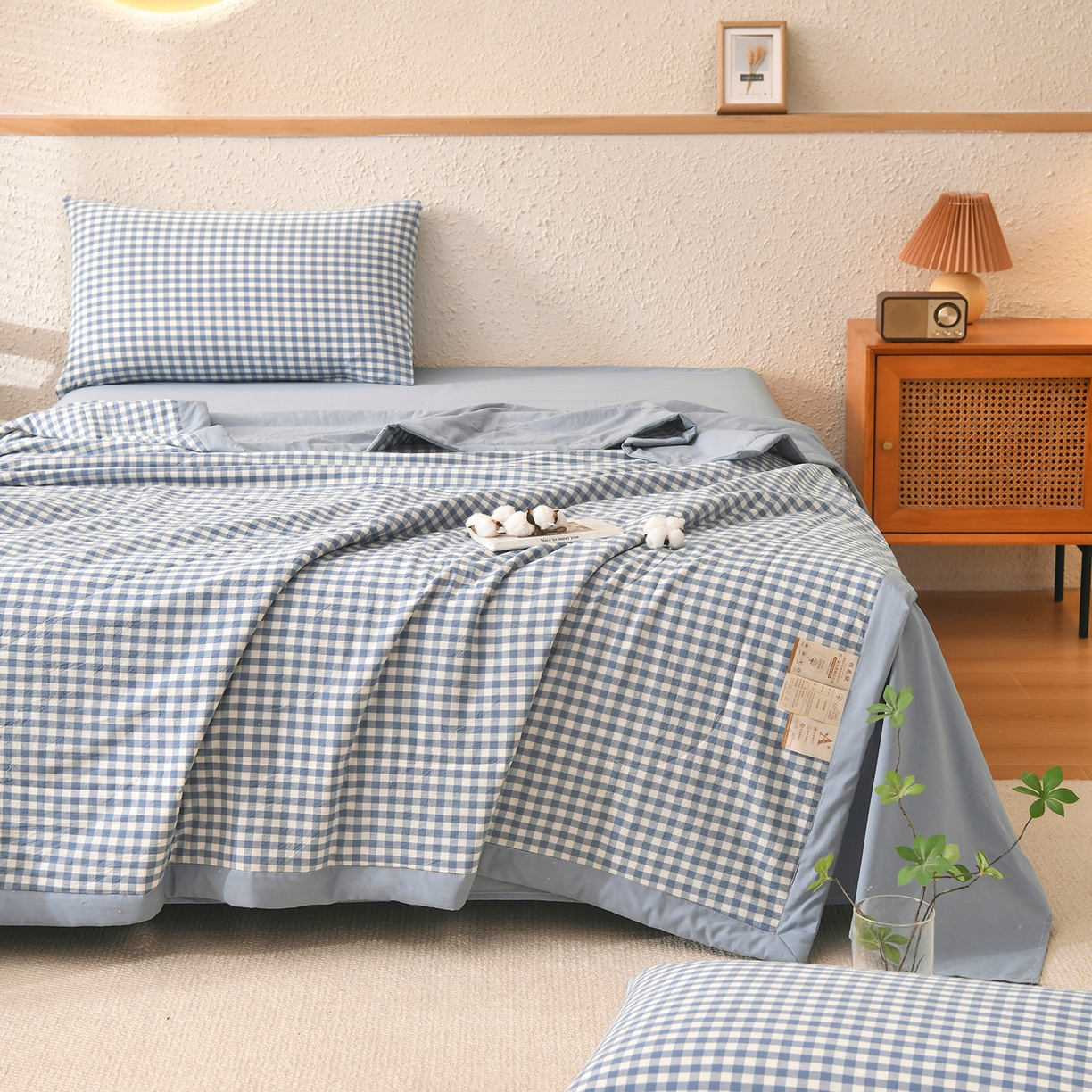 91家纺网 家纺一手货源 找家纺 培童家纺 2026新款全棉色织水洗棉A类棉花夏被可机洗空调被四件套床单枕套 蓝小格