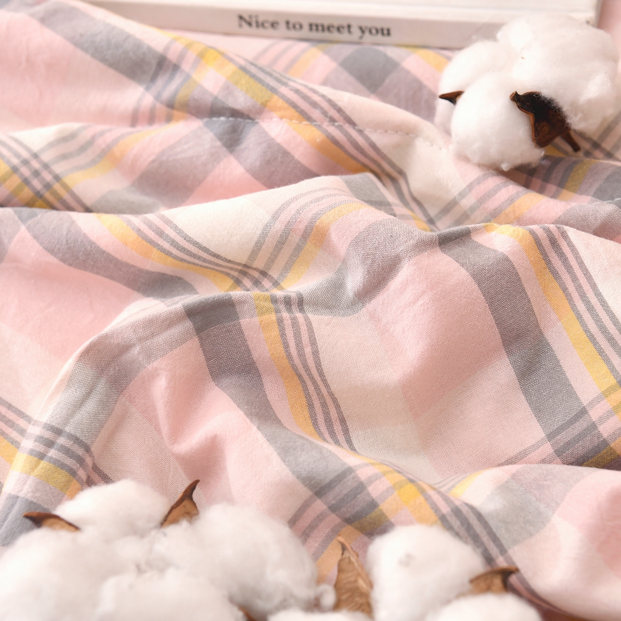 91家纺网 家纺一手货源 找家纺 培童家纺 2026新款全棉色织水洗棉A类棉花夏被可机洗空调被四件套床单枕套 简兮粉