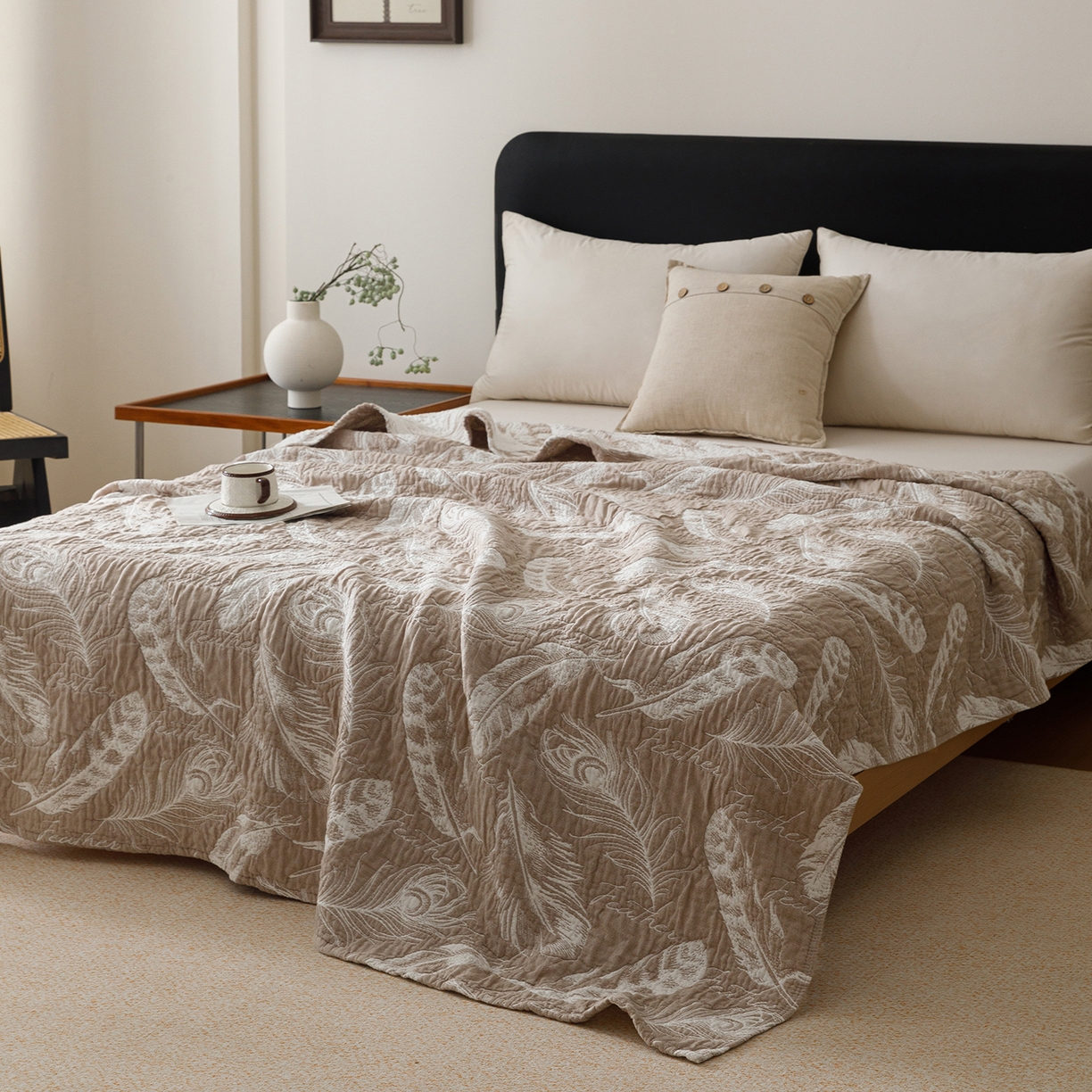 91家纺网 家纺一手货源 找家纺 悦然毛巾被 2026新款外贸全棉三层纱布毛巾被盖毯 空灵羽咖