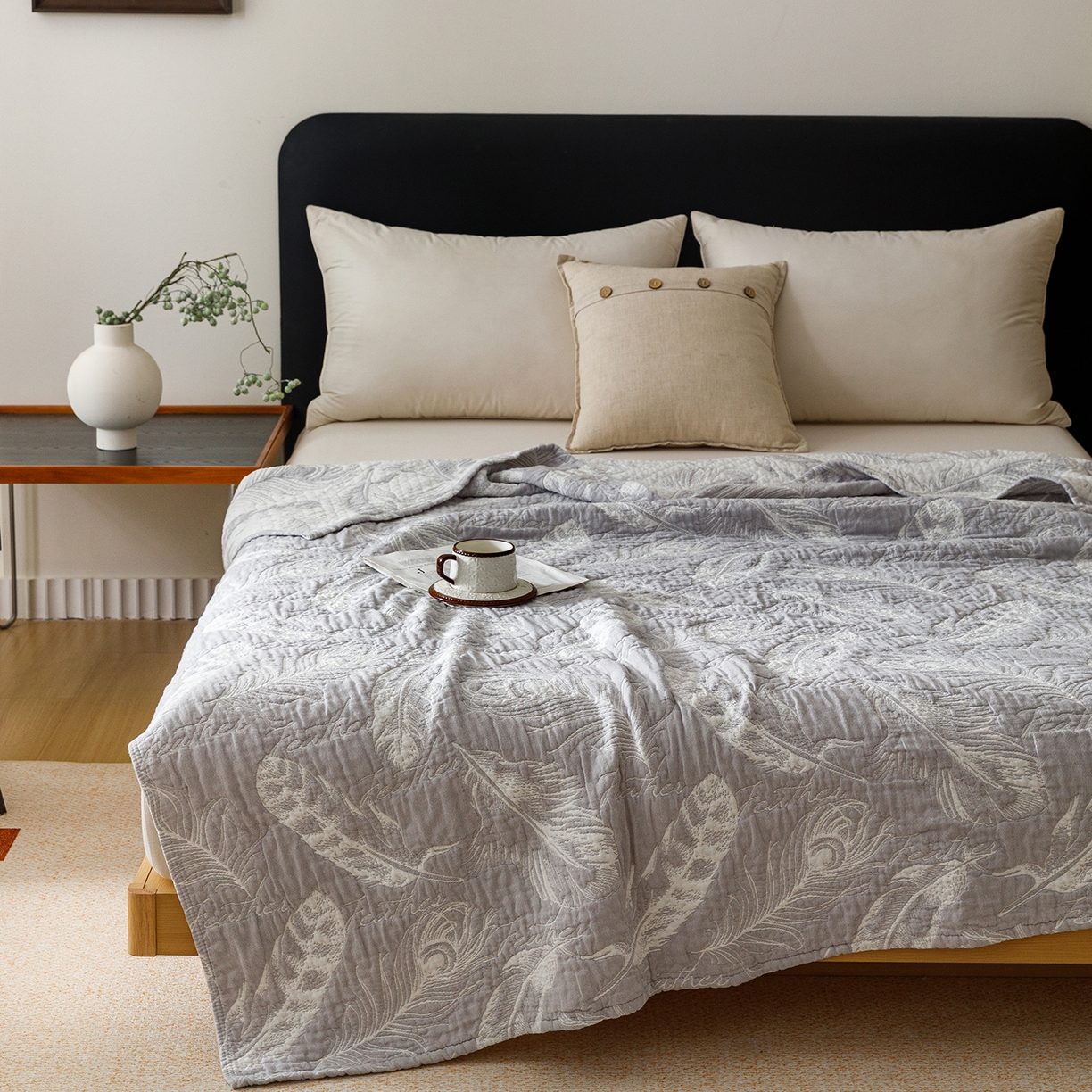 91家纺网 家纺一手货源 找家纺 悦然毛巾被 2026新款外贸全棉三层纱布毛巾被盖毯 空灵羽灰