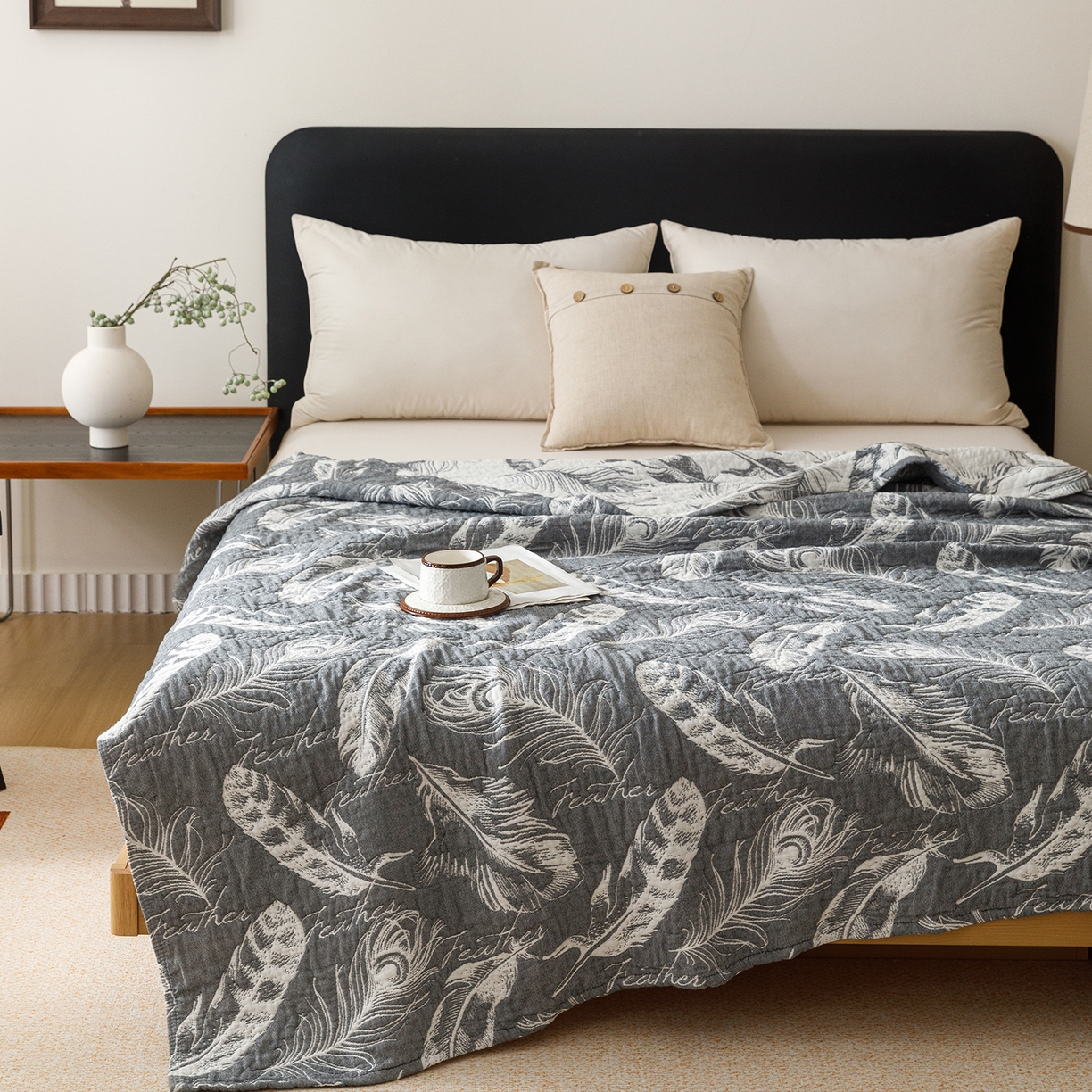 91家纺网 家纺一手货源 找家纺 悦然毛巾被 2026新款外贸全棉三层纱布毛巾被盖毯 空灵羽蓝