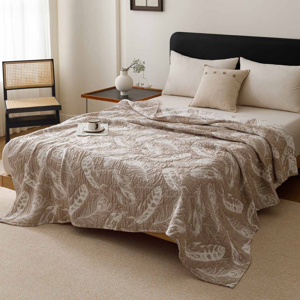 91家纺网 家纺一手货源 找家纺 悦然毛巾被 2026新款外贸全棉三层纱布毛巾被盖毯 空灵羽咖