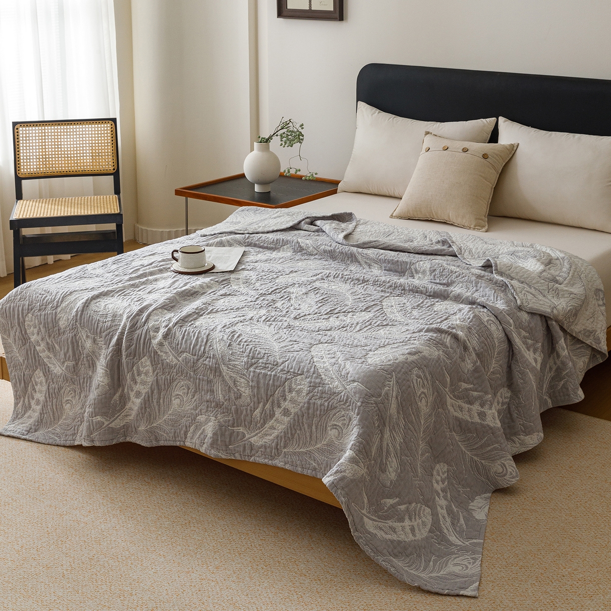 91家纺网 家纺一手货源 找家纺 悦然毛巾被 2026新款外贸全棉三层纱布毛巾被盖毯 空灵羽灰