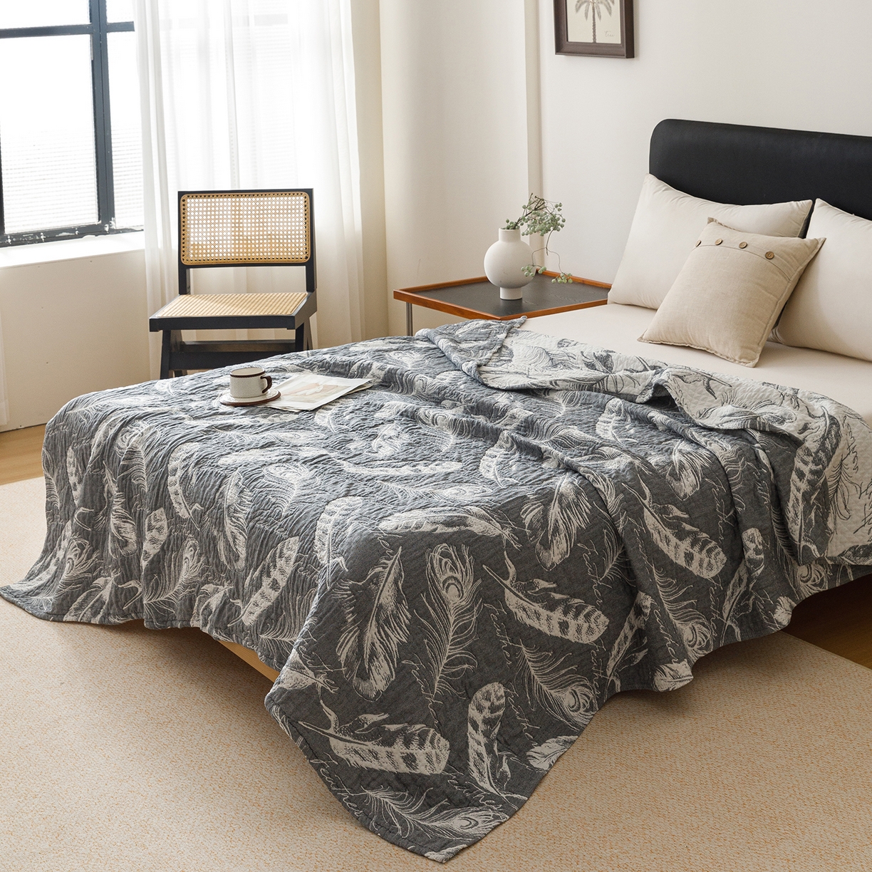 91家纺网 家纺一手货源 找家纺 悦然毛巾被 2026新款外贸全棉三层纱布毛巾被盖毯 空灵羽蓝