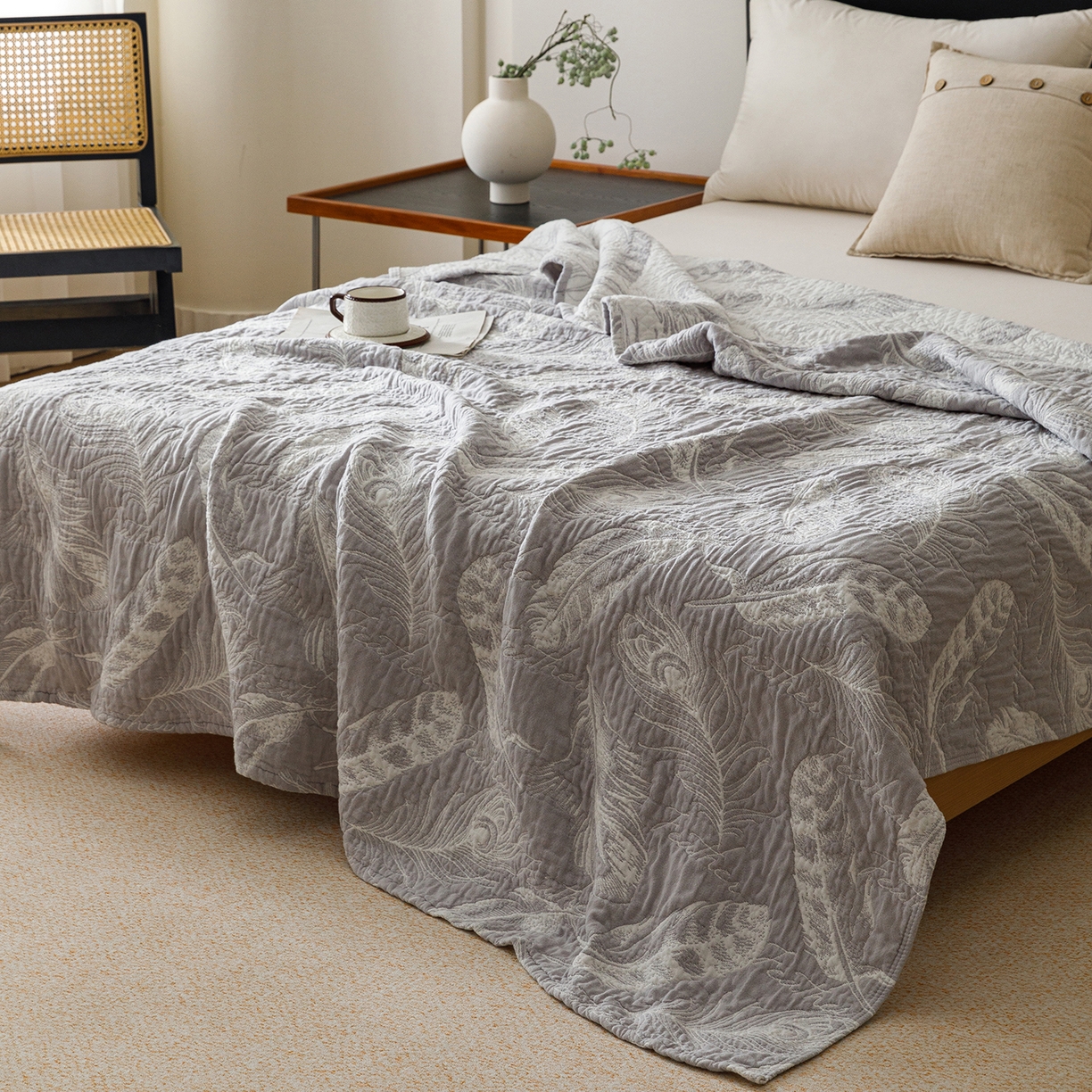 91家纺网 家纺一手货源 找家纺 悦然毛巾被 2026新款外贸全棉三层纱布毛巾被盖毯 空灵羽灰