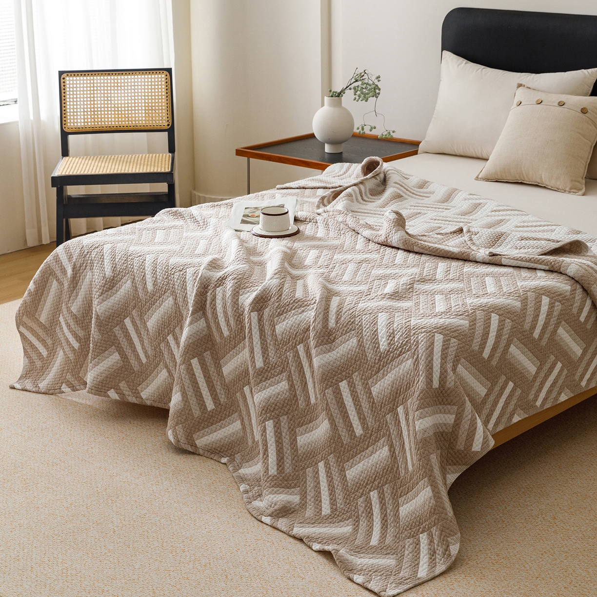 91家纺网 家纺一手货源 找家纺 悦然毛巾被 2026新款外贸全棉三层纱布毛巾被盖毯 迷宫格咖