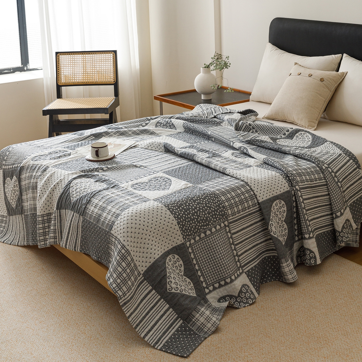 91家纺网 家纺一手货源 找家纺 悦然毛巾被 2026新款外贸全棉三层纱布毛巾被盖毯 爱心拼布蓝