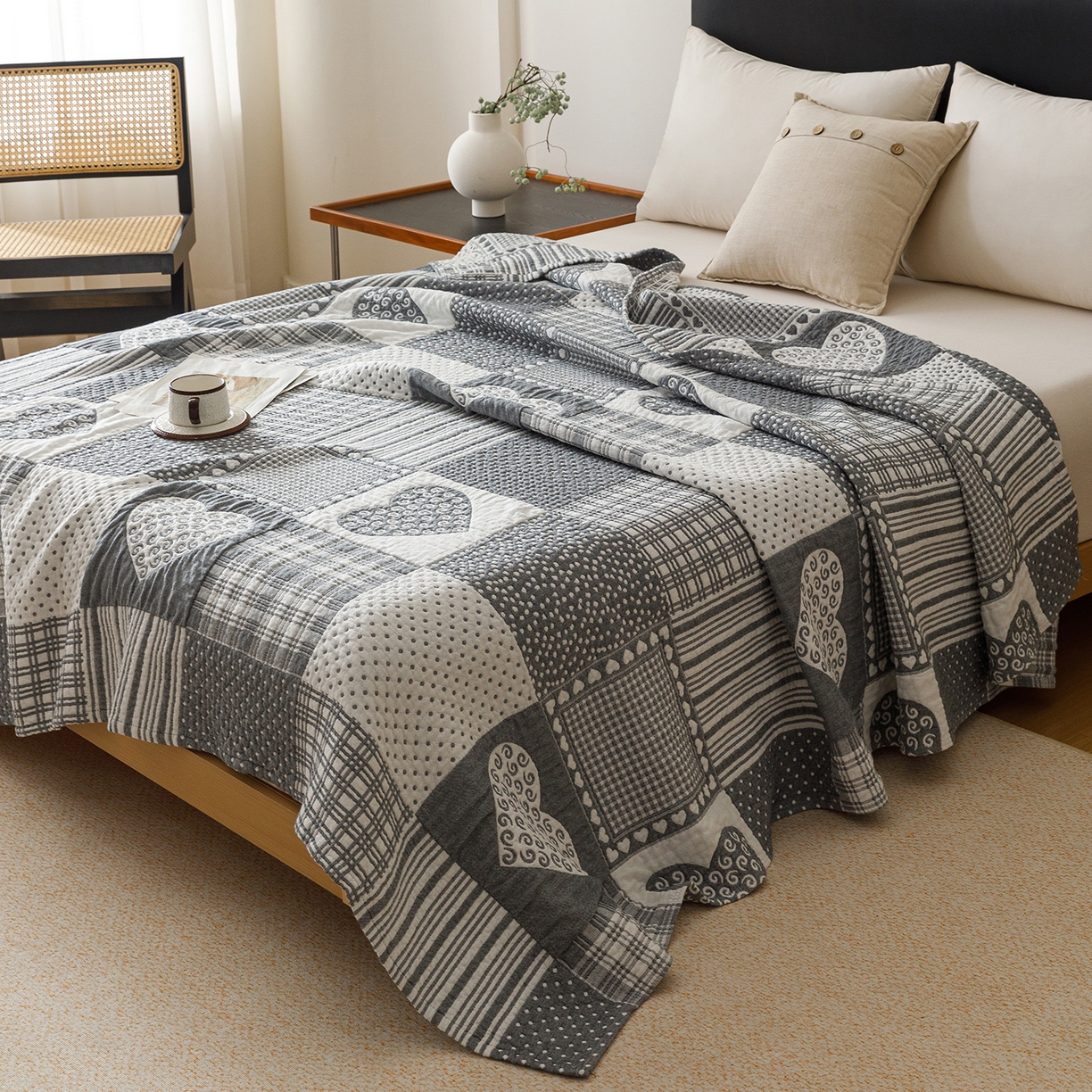 91家纺网 家纺一手货源 找家纺 悦然毛巾被 2026新款外贸全棉三层纱布毛巾被盖毯 爱心拼布蓝