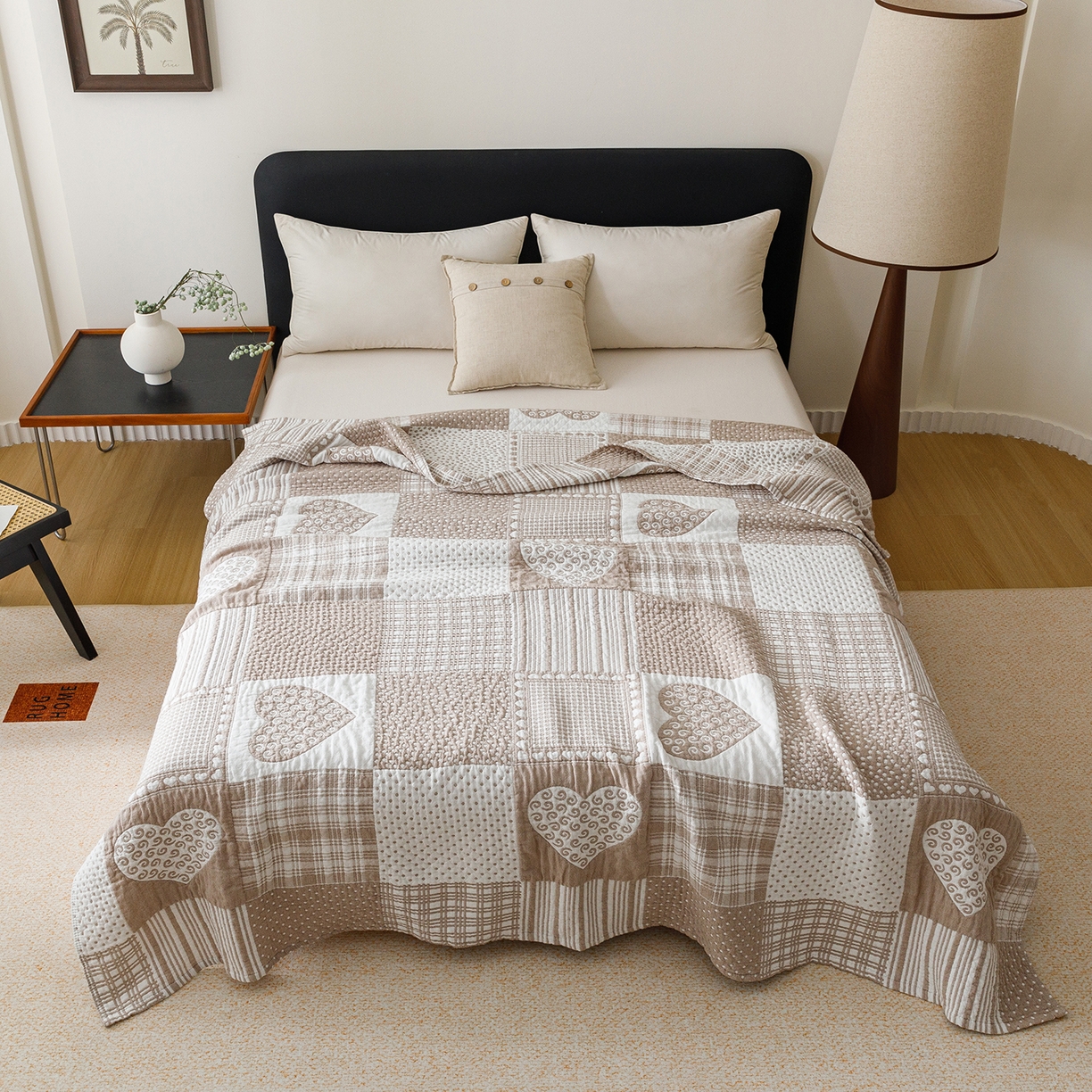 91家纺网 家纺一手货源 找家纺 悦然毛巾被 2026新款外贸全棉三层纱布毛巾被盖毯 爱心拼布咖