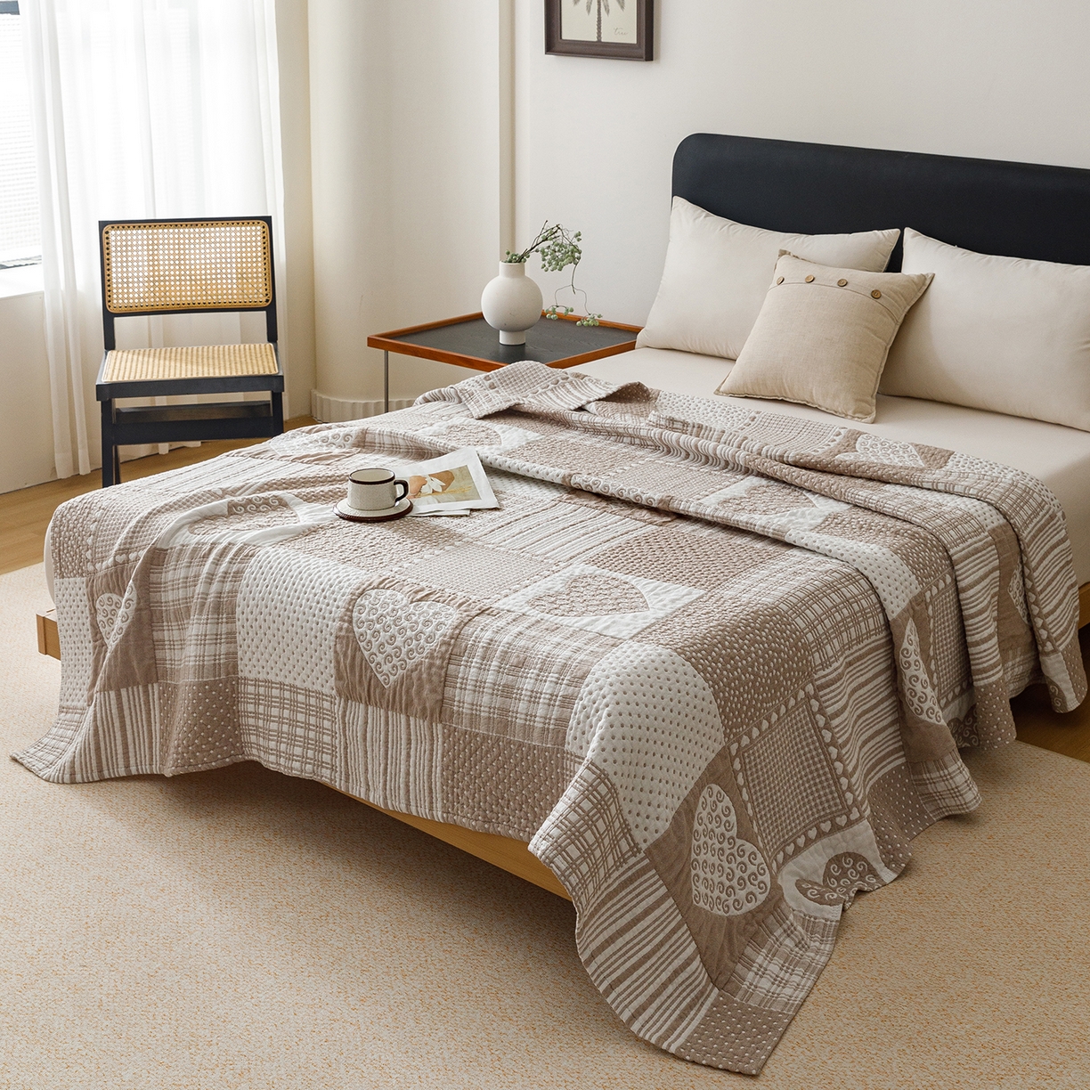 91家纺网 家纺一手货源 找家纺 悦然毛巾被 2026新款外贸全棉三层纱布毛巾被盖毯 爱心拼布咖