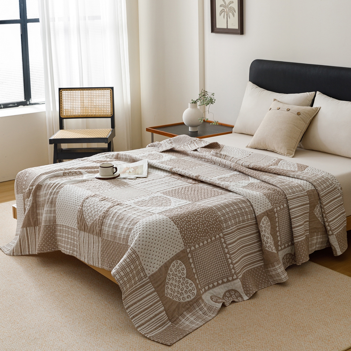 91家纺网 家纺一手货源 找家纺 悦然毛巾被 2026新款外贸全棉三层纱布毛巾被盖毯 爱心拼布咖