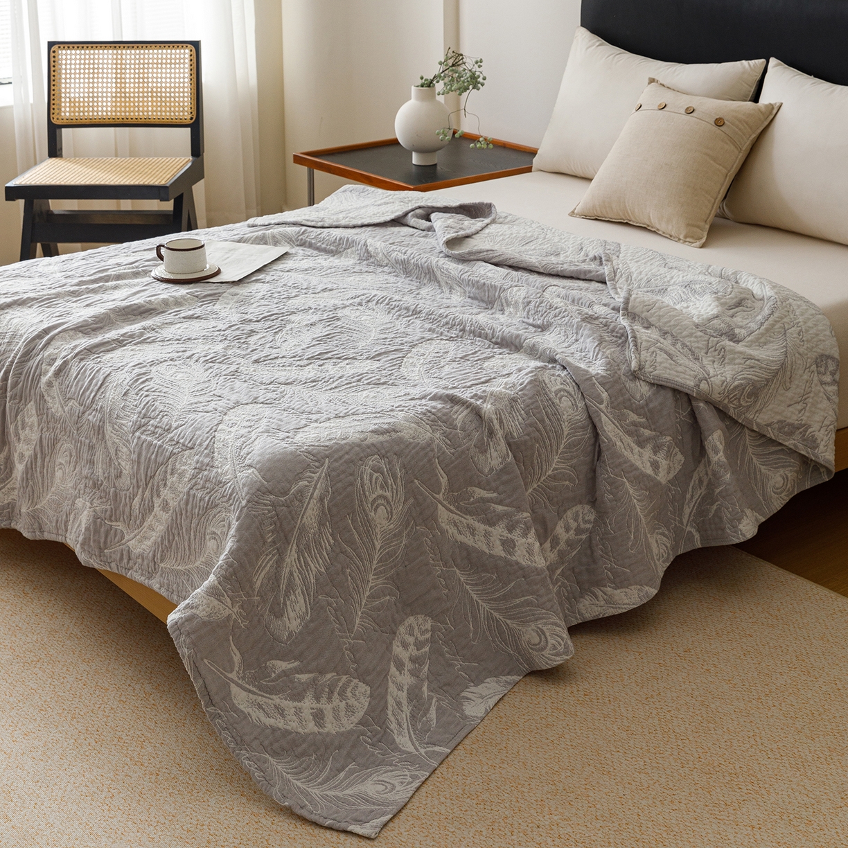 91家纺网 家纺一手货源 找家纺 悦然毛巾被 2026新款外贸全棉三层纱布毛巾被盖毯 空灵羽灰