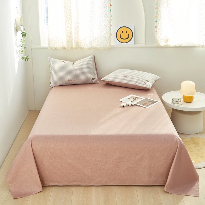 91家纺网 家纺一手货源 找家纺 黛妮雅 2026新款里外全棉印花棉花被纯棉夏被夏凉被空调被 夏被四件套格子草莓咖