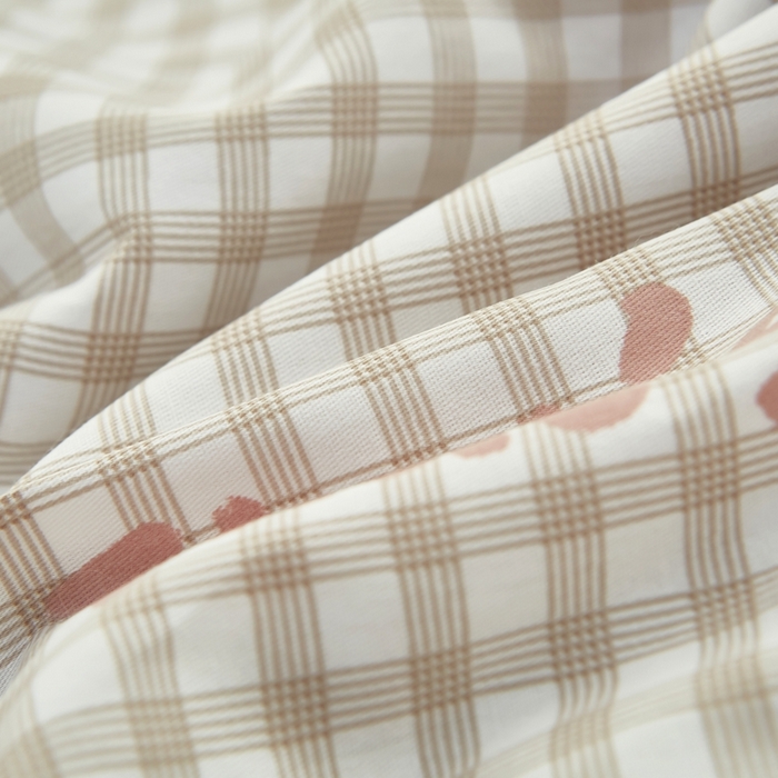 91家纺网 家纺一手货源 找家纺 黛妮雅 2026新款里外全棉印花棉花被纯棉夏被夏凉被空调被 夏被四件套格子草莓咖