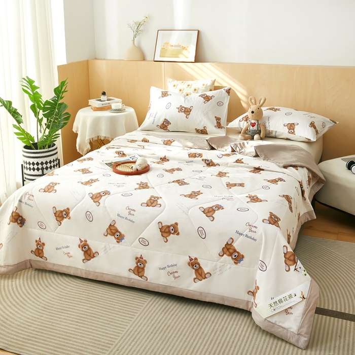 91家纺网 家纺一手货源 找家纺 黛妮雅 2026新款里外全棉印花棉花被纯棉夏被夏凉被空调被 夏被四件套小熊宝贝