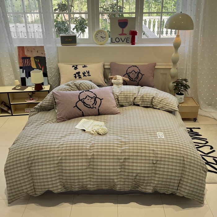 91家纺网 家纺一手货源 找家纺 花漾家居 2026新款无印宿舍简约全棉色织水洗棉毛巾绣四件套 灰咖格