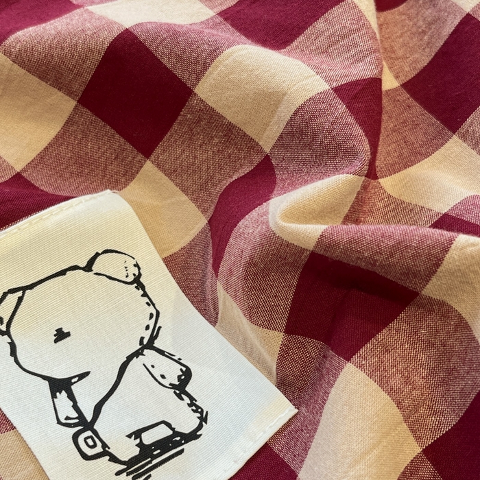 91家纺网 家纺一手货源 找家纺 花漾家居 2026新款无印宿舍简约全棉色织水洗棉毛巾绣四件套 红中格