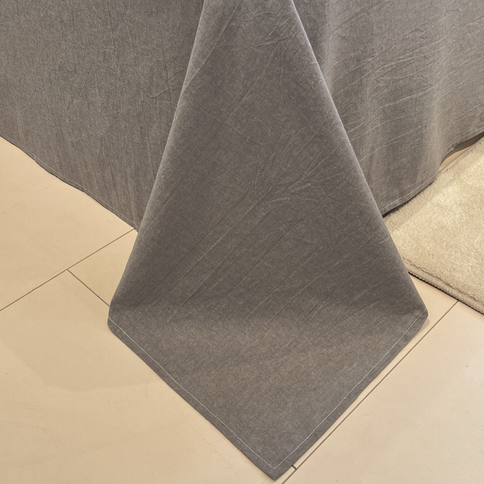 91家纺网 家纺一手货源 找家纺 花漾家居 2026新款无印宿舍简约全棉色织水洗棉毛巾绣四件套 灰咖格