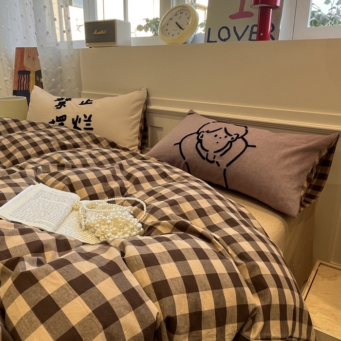 91家纺网 家纺一手货源 找家纺 花漾家居 2026新款无印宿舍简约全棉色织水洗棉毛巾绣四件套 咖中格