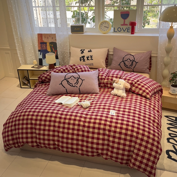 91家纺网 家纺一手货源 找家纺 花漾家居 2026新款无印宿舍简约全棉色织水洗棉毛巾绣四件套 红中格