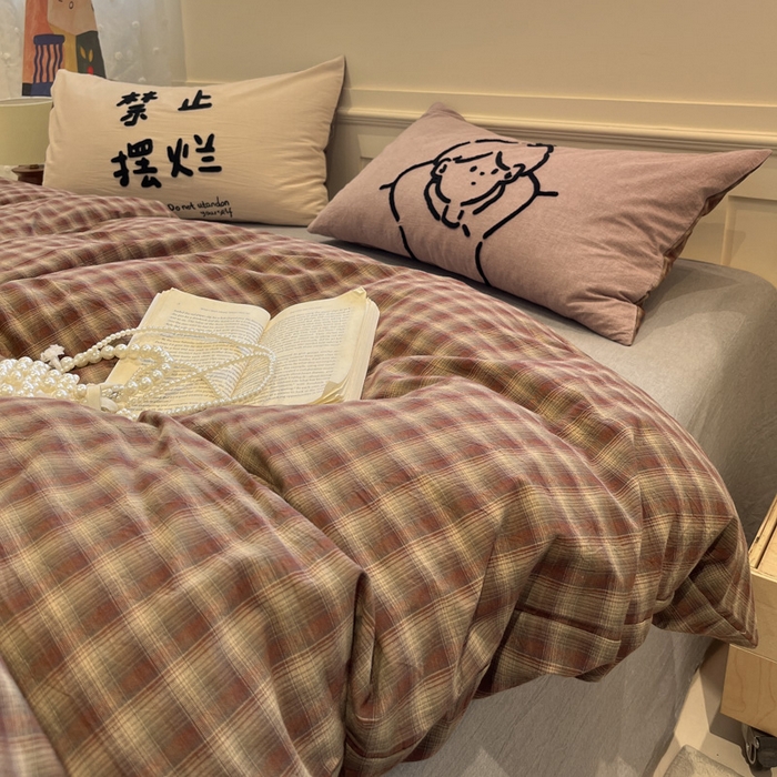 花漾家居 2026新款无印宿舍简约全棉色织水洗棉毛巾绣四件套 红咖格