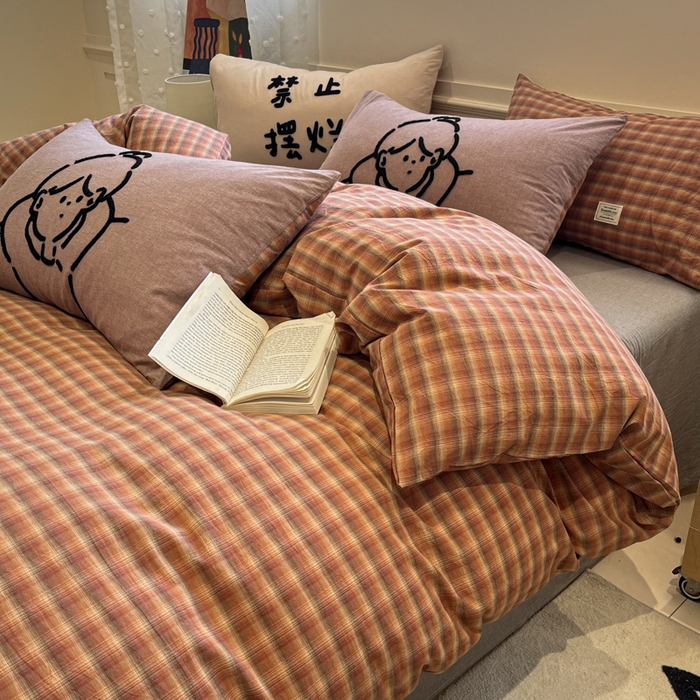 91家纺网 家纺一手货源 找家纺 花漾家居 2026新款无印宿舍简约全棉色织水洗棉毛巾绣四件套 粉咖格