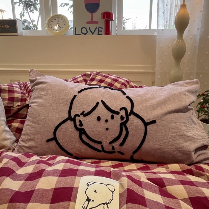 91家纺网 家纺一手货源 找家纺 花漾家居 2026新款无印宿舍简约全棉色织水洗棉毛巾绣四件套 红中格