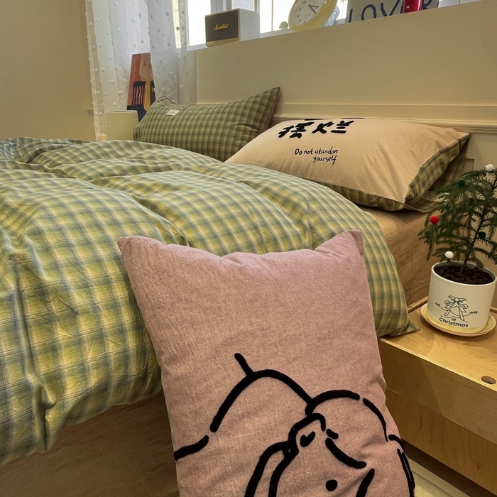 91家纺网 家纺一手货源 找家纺 花漾家居 2026新款无印宿舍简约全棉色织水洗棉毛巾绣四件套 绿咖格