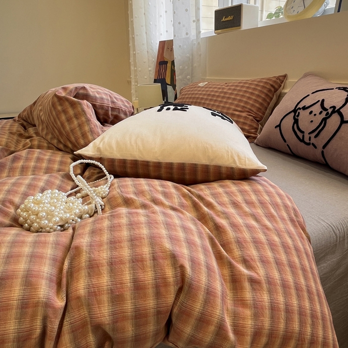 91家纺网 家纺一手货源 找家纺 花漾家居 2026新款无印宿舍简约全棉色织水洗棉毛巾绣四件套 粉咖格