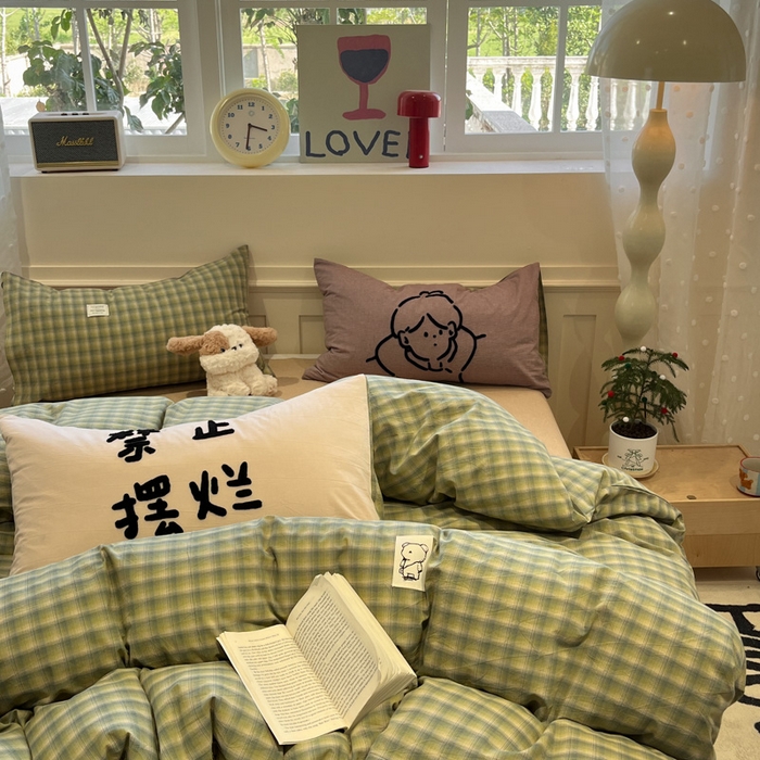 91家纺网 家纺一手货源 找家纺 花漾家居 2026新款无印宿舍简约全棉色织水洗棉毛巾绣四件套 绿咖格