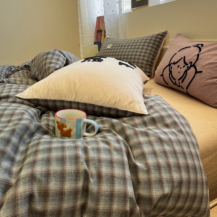 91家纺网 家纺一手货源 找家纺 花漾家居 2026新款无印宿舍简约全棉色织水洗棉毛巾绣四件套 蓝咖格