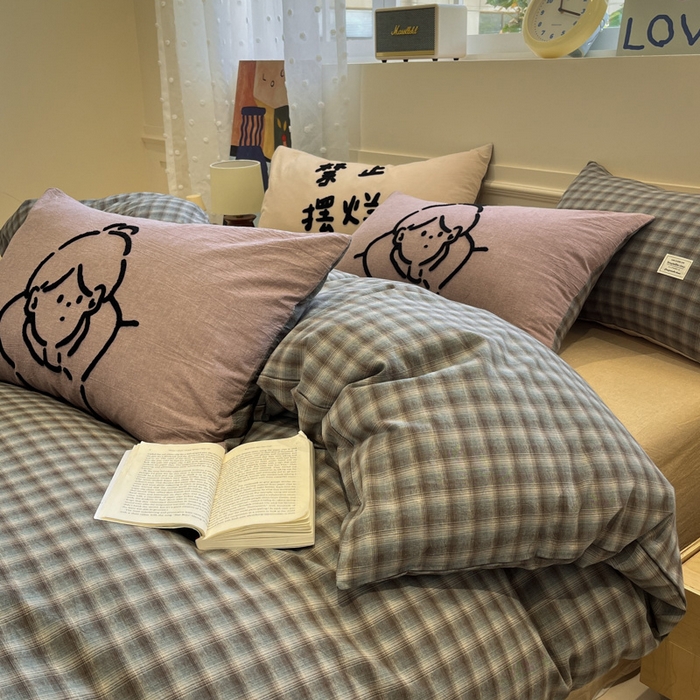 91家纺网 家纺一手货源 找家纺 花漾家居 2026新款无印宿舍简约全棉色织水洗棉毛巾绣四件套 蓝咖格