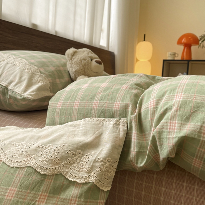 91家纺网 家纺一手货源 找家纺 （总）花漾家居 2026新款全棉色织水洗棉复古花边无印格条被套三件套四件套