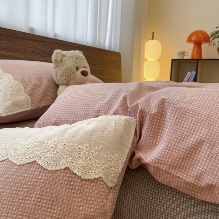 91家纺网 家纺一手货源 找家纺 （总）花漾家居 2026新款全棉色织水洗棉复古花边无印格条被套三件套四件套