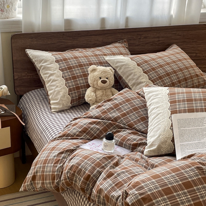 91家纺网 家纺一手货源 找家纺 （总）花漾家居 2026新款全棉色织水洗棉复古花边无印格条被套三件套四件套