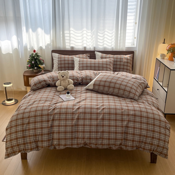 91家纺网 家纺一手货源 找家纺 花漾家居 2026新款全棉色织水洗棉复古花边无印格条被套三件套四件套 生巧可可