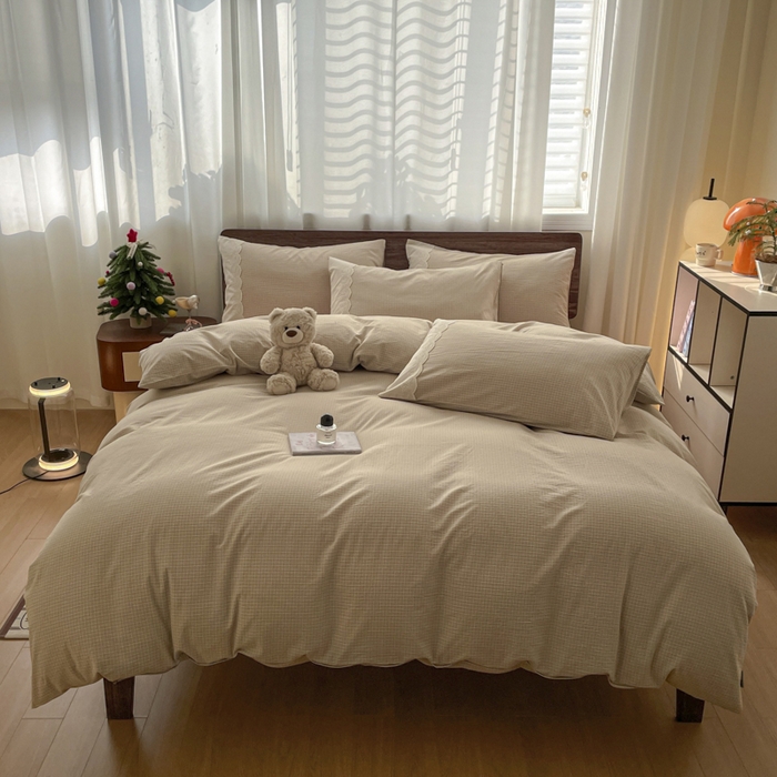 91家纺网 家纺一手货源 找家纺 花漾家居 2026新款全棉色织水洗棉复古花边无印格条被套三件套四件套 伯爵红茶