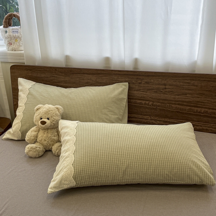 91家纺网 家纺一手货源 找家纺 花漾家居 2026新款全棉色织水洗棉复古花边无印格条被套三件套四件套 抹茶小格