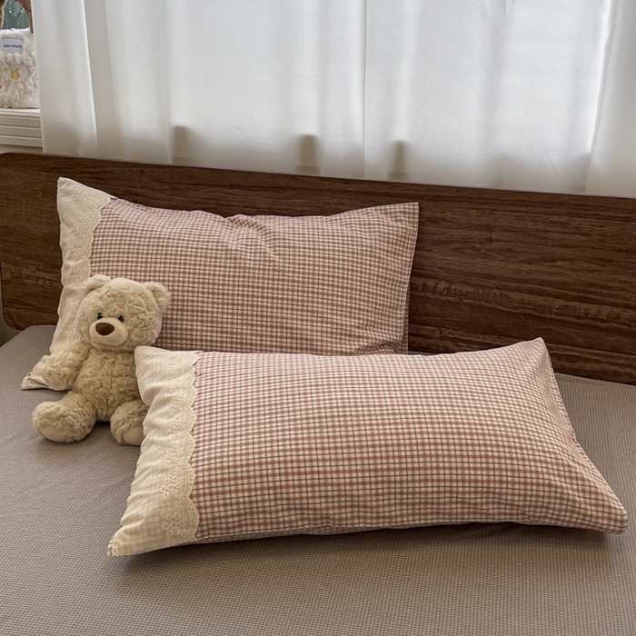 91家纺网 家纺一手货源 找家纺 花漾家居 2026新款全棉色织水洗棉复古花边无印格条被套三件套四件套 月白风清