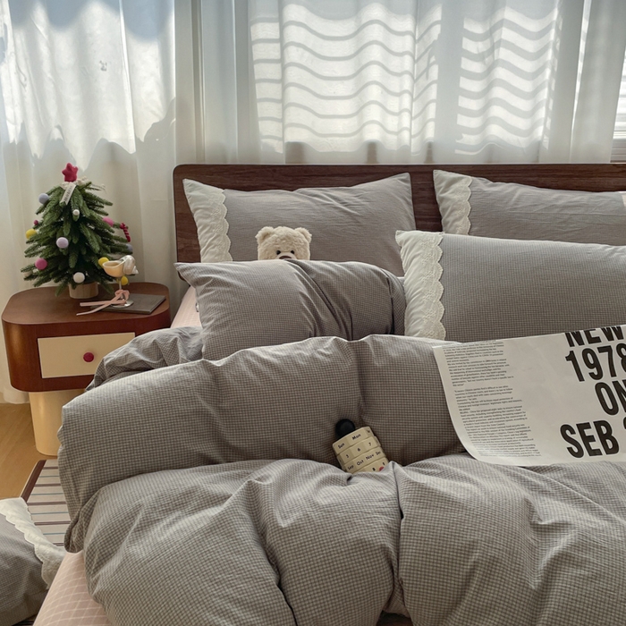 91家纺网 家纺一手货源 找家纺 花漾家居 2026新款全棉色织水洗棉复古花边无印格条被套三件套四件套 星光洛可