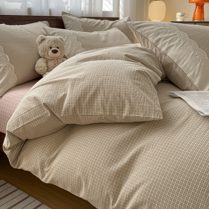 91家纺网 家纺一手货源 找家纺 花漾家居 2026新款全棉色织水洗棉复古花边无印格条被套三件套四件套 伯爵红茶