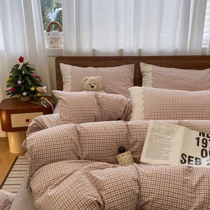 91家纺网 家纺一手货源 找家纺 花漾家居 2026新款全棉色织水洗棉复古花边无印格条被套三件套四件套 月白风清