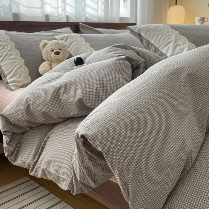 91家纺网 家纺一手货源 找家纺 花漾家居 2026新款全棉色织水洗棉复古花边无印格条被套三件套四件套 星光洛可