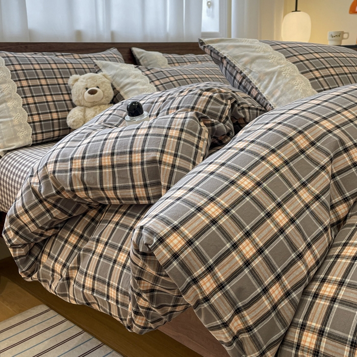 91家纺网 家纺一手货源 找家纺 花漾家居 2026新款全棉色织水洗棉复古花边无印格条被套三件套四件套 空谷幽兰